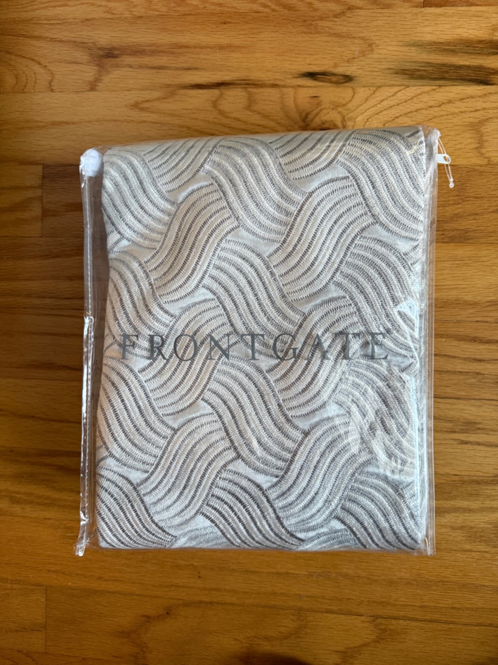 Frontgate Leora Bed Scarf - Queen - NWT